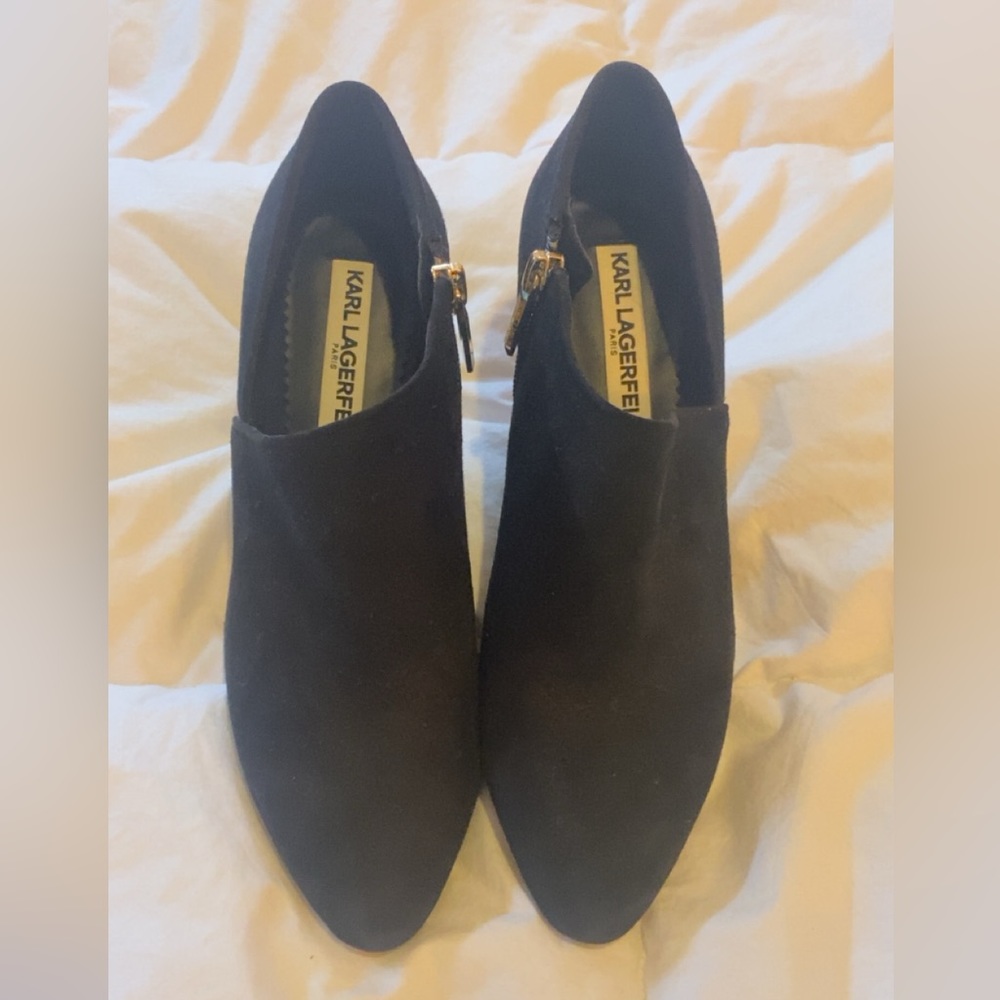New without tags Karl Lagerfeld black suede heel booties